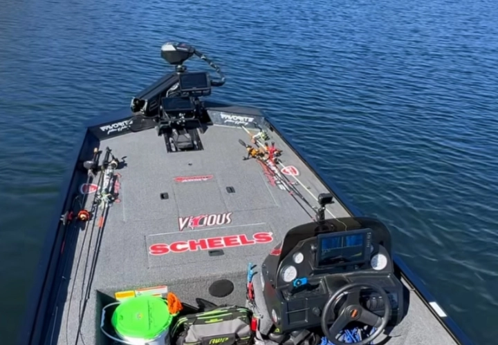 Der ultimative B2B-Leitfaden für Lithium-Deep-Cycle-Marinebatterielösungen